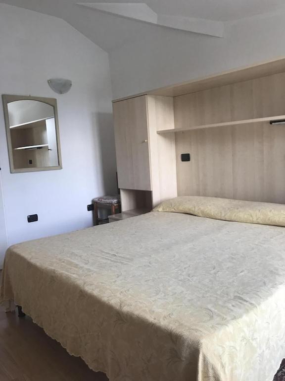 Casa Filippo Large 3 Room Apartment, Close To The Beach, Free Wifi Internet 加尔达湖滨 外观 照片